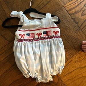 Busy bees smock